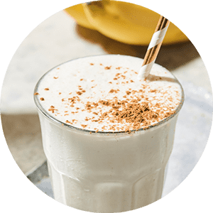 Füll die Dosierhilfe bis zur Markierung und mix die Flüssigkeit einfach in Saft, Wasser oder einen Proteinshake.